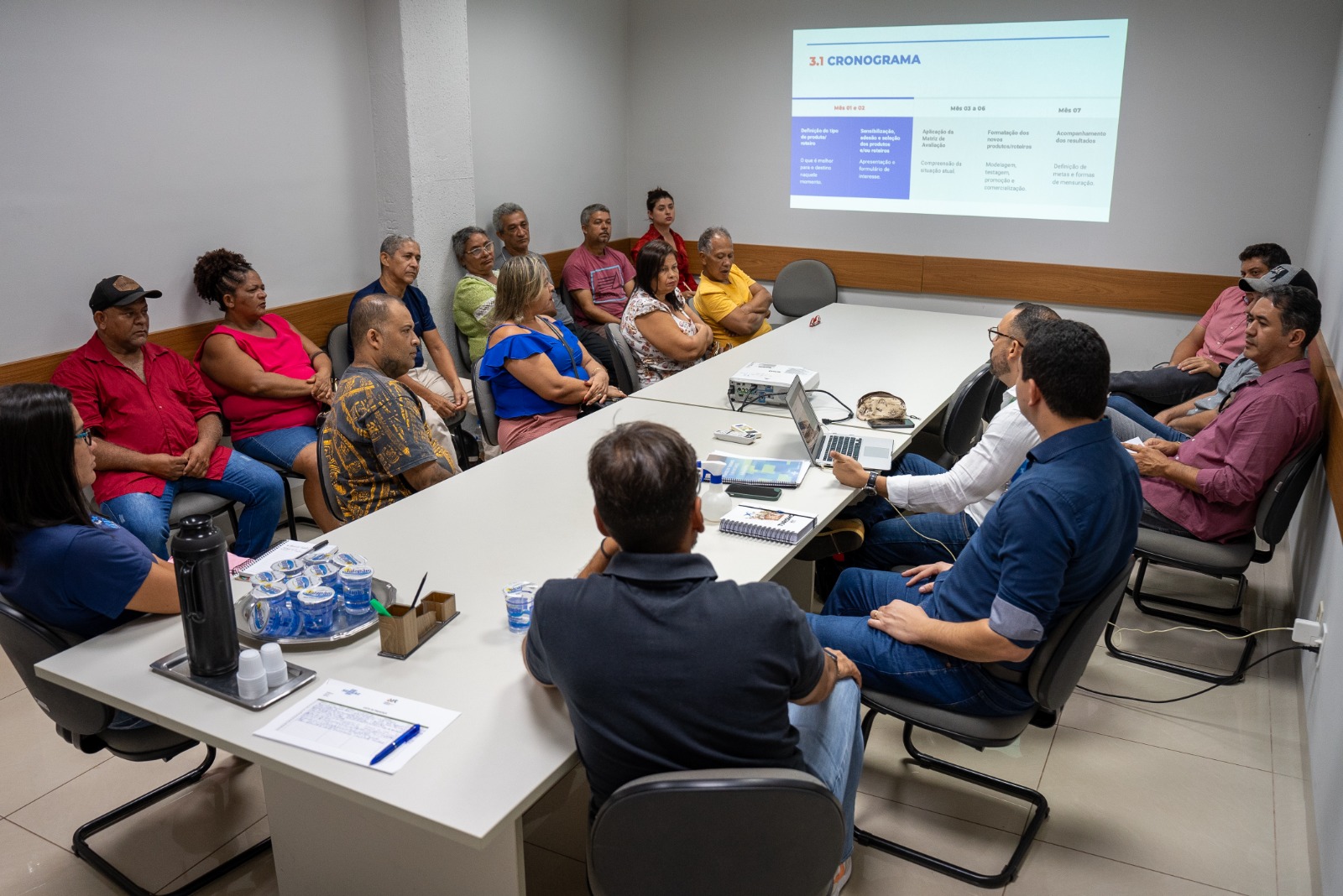 A expectativa das capacitações é transformar para melhor o ambiente de negócios da Via Lago, gerando mais conforto e segurança para os usuários, bem como mais oportunidades e lucratividade para os empreendedores