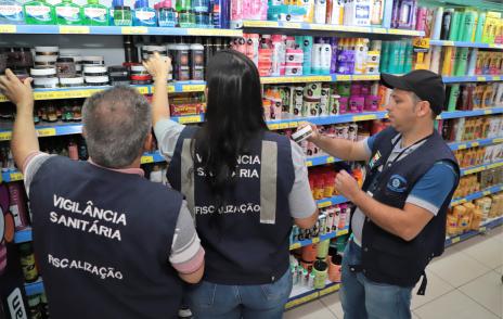 Vigilância Sanitária de Araguaína retira pomadas para cabelo das gôndolas do comércio