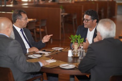 Wagner e presidente da Voepass discutem possibilidade de aumento de voos em Araguaína