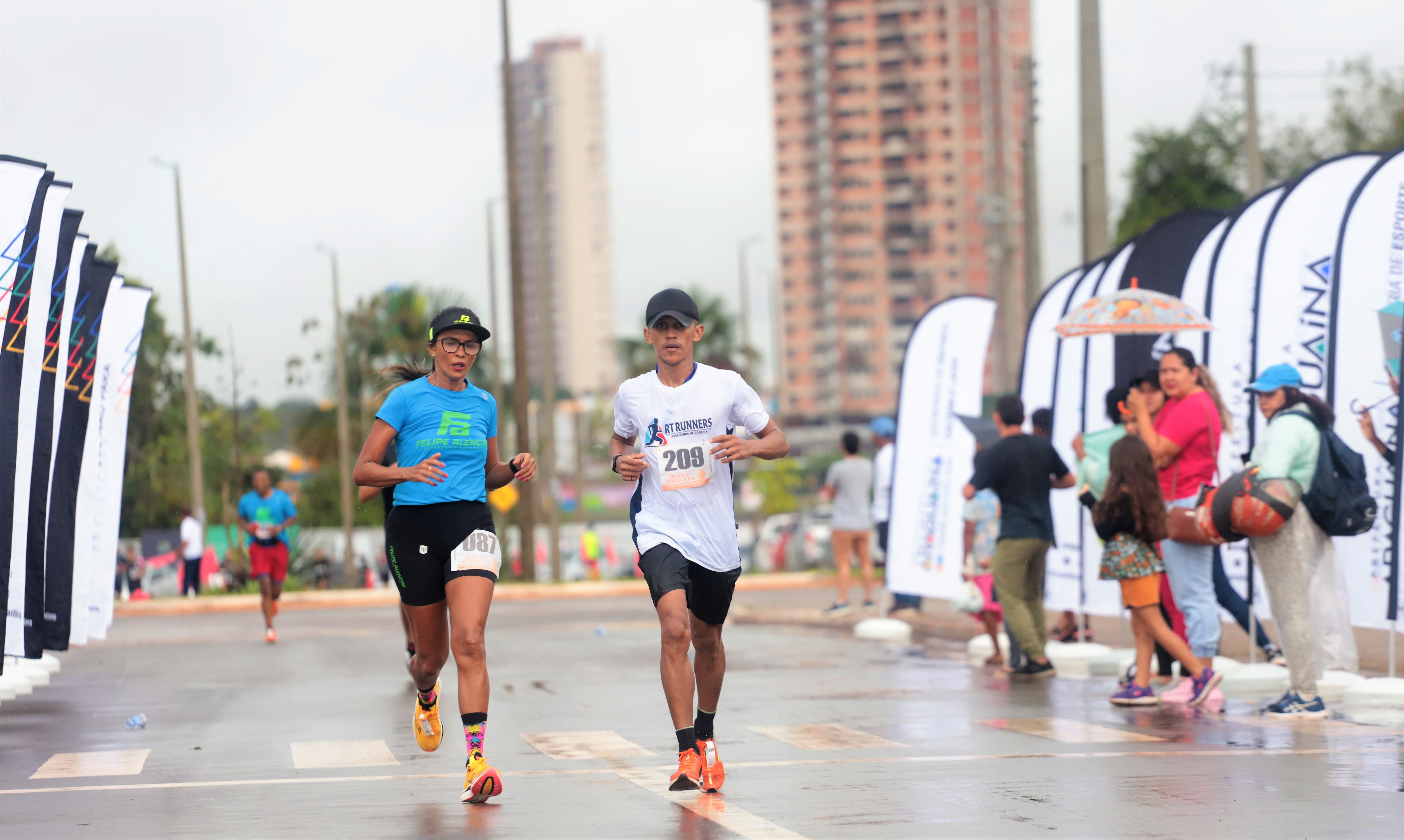 Para receber os materiais, os atletas precisam ir à Via Lago e apresentar RG ou CNH, documentos que trazem o número do registro geral e CPF