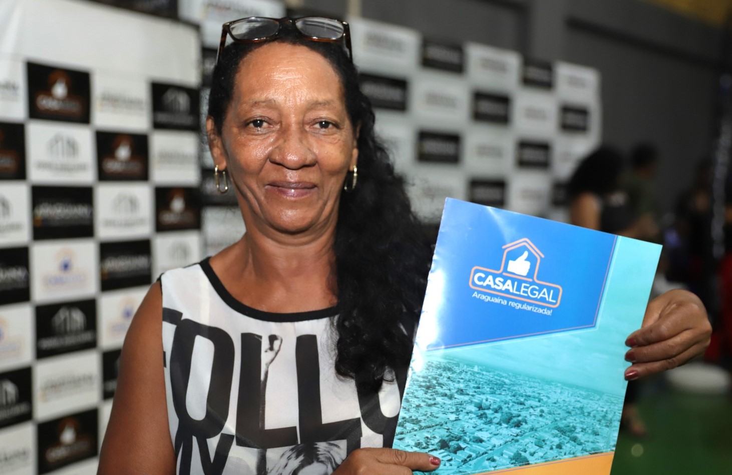 “Estou em paz por ser finalmente dona do meu terreno e mais feliz ainda pelas melhorias que a prefeitura fez no meu bairro, o Ana Maria, que hoje é visto como um dos melhores da região”, disse a dona de casa Maria Tânia