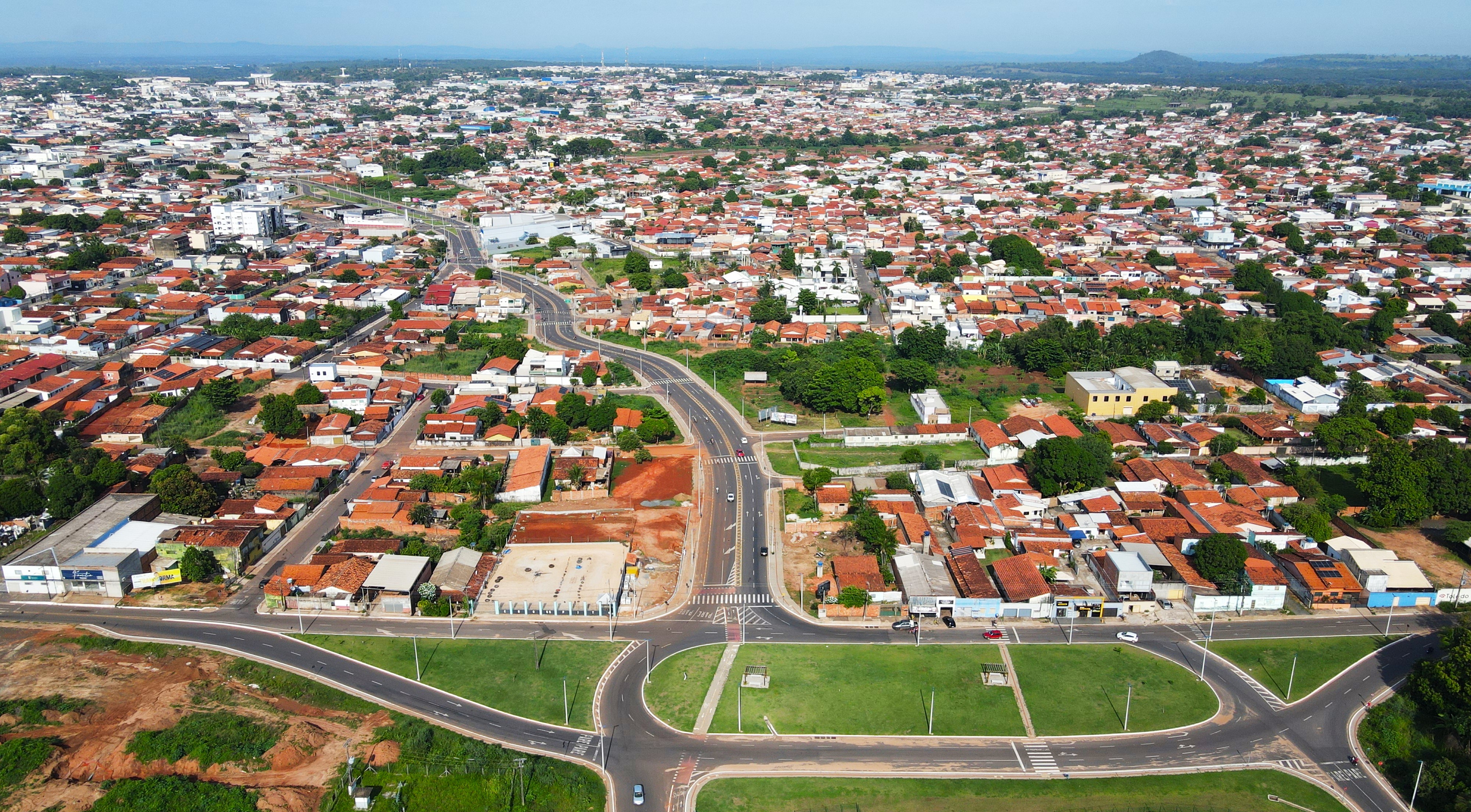 Têm direito aos descontos no IPTU os imóveis com sistema de energia fotovoltaica (solar), captação de água da chuva, áreas permeáveis, árvores e calçadas padronizadas