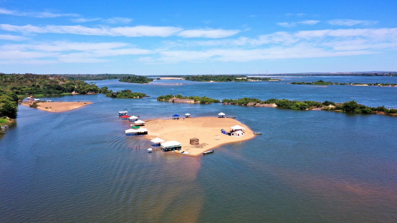 Todos os acampamentos são cadastrados e mapeados pela prefeitura. Os frequentadores recebem um termo, no qual se responsabilizam pela área que irão utilizar seguindo todas as regras previstas na lei