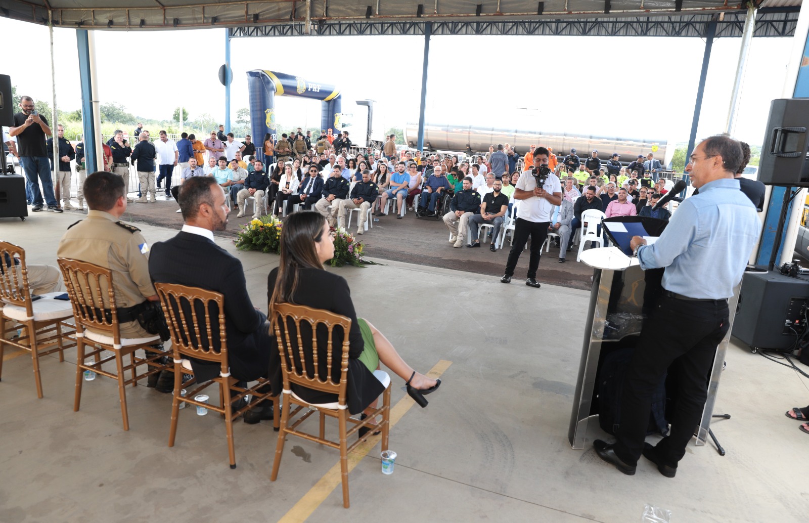 “A grande maioria dos bairros, inclusive trechos das rodovias estaduais e federais, serão monitorados e colocaremos essas imagens à disposição da PRF e todas as forças de segurança que atuam em Araguaína”, destacou o prefeito