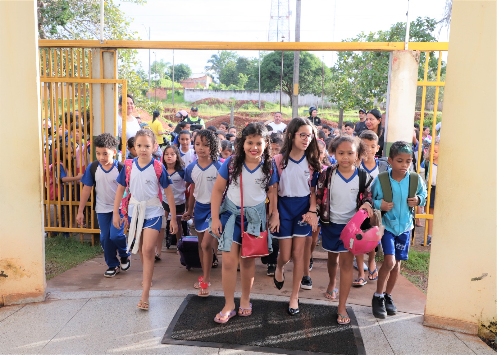 Os pais ou responsáveis que ainda não realizaram a matrícula, devem procurar a secretaria da escola desejada o quanto antes para que as crianças possam iniciar o ano letivo sem atrasos