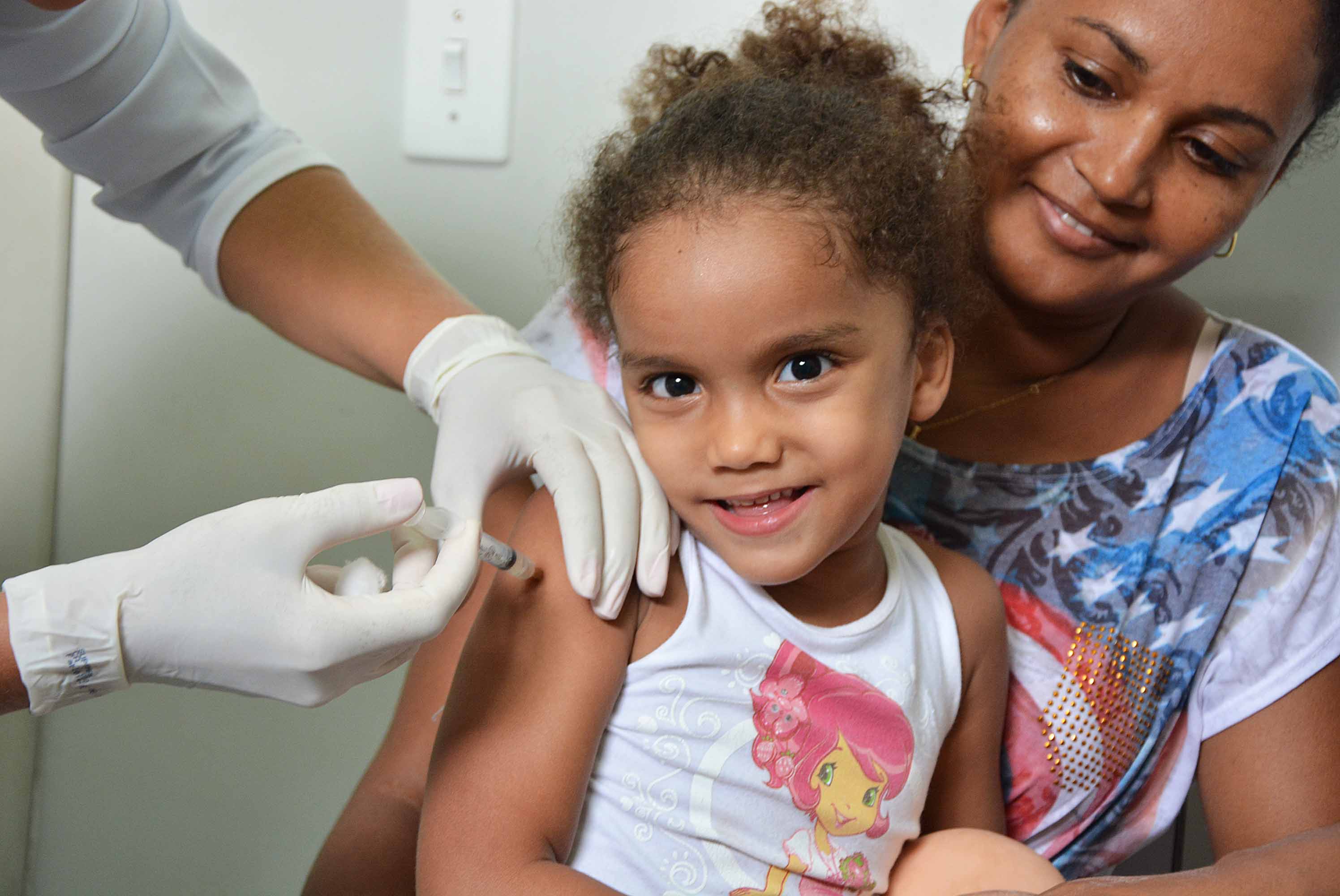 Na quinta-feira, dia 31 de julho, o município irá realizar o dia D de vacinação contra o sarampo em todas as Unidades Básicas de Saúde (UBS), com orientação à população e atualização da carteira de vacinação.