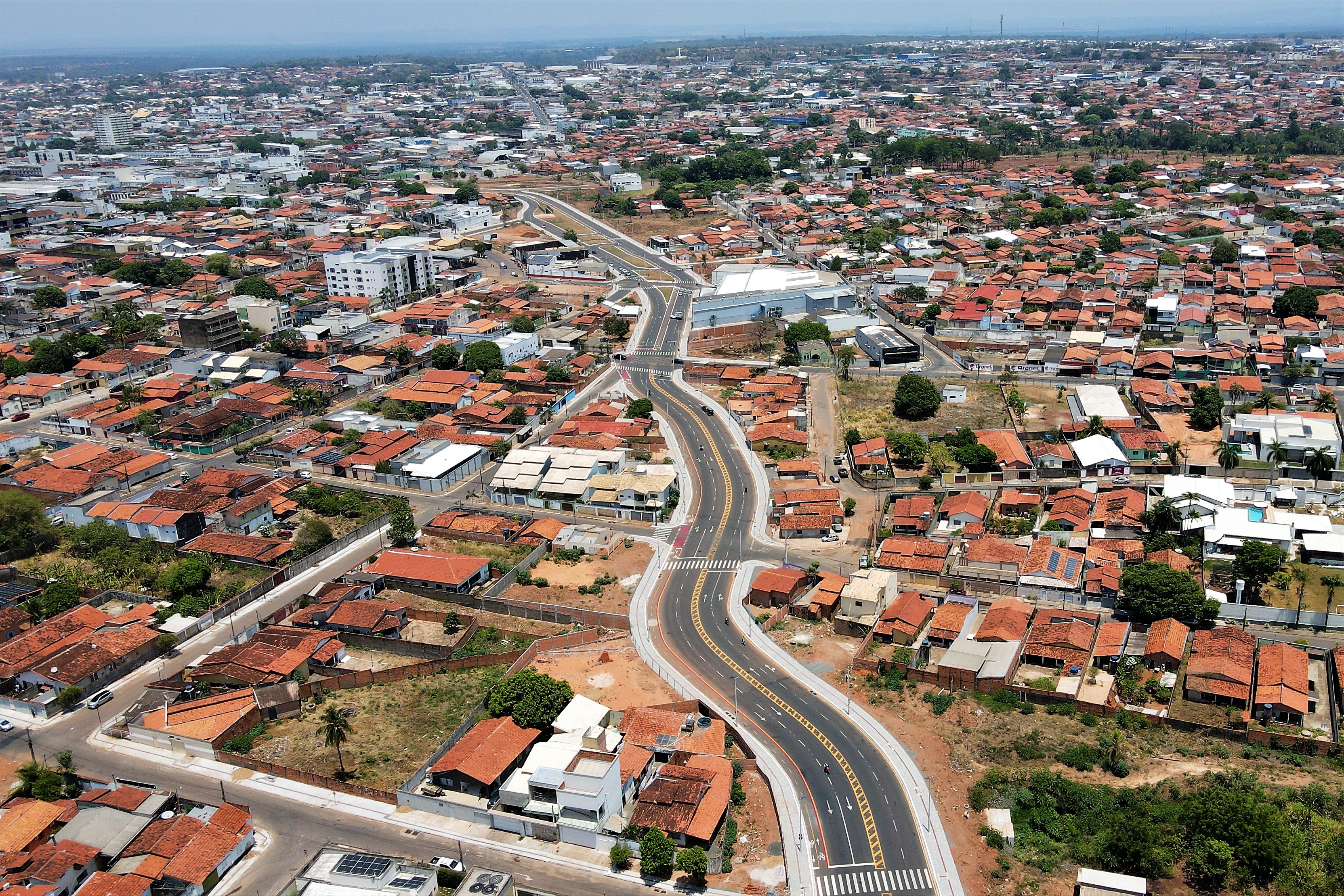 Nos últimos anos, Araguaína entregou e colocou em operação obras de infraestrutura consideradas estratégicas para a mobilidade, comércio e organização urbana, como a Via Norte, etapas 1 e 2 e a Av. Siqueira Campos