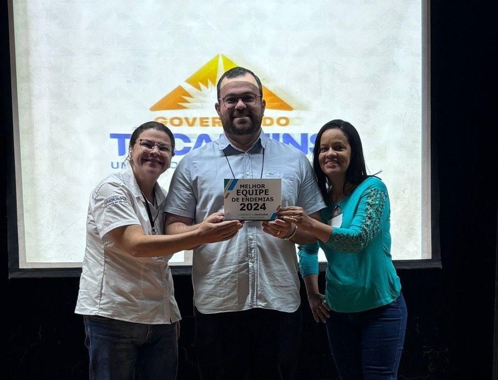 CCZ de Araguaína recebe prêmio de melhor equipe de endemias e melhor laboratório do norte do Tocantins