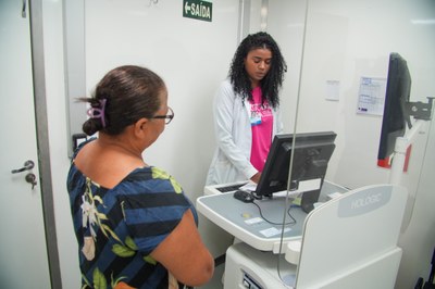 Dia D do Outubro Rosa reúne centenas de mulheres em ações de prevenção e cuidados à saúde