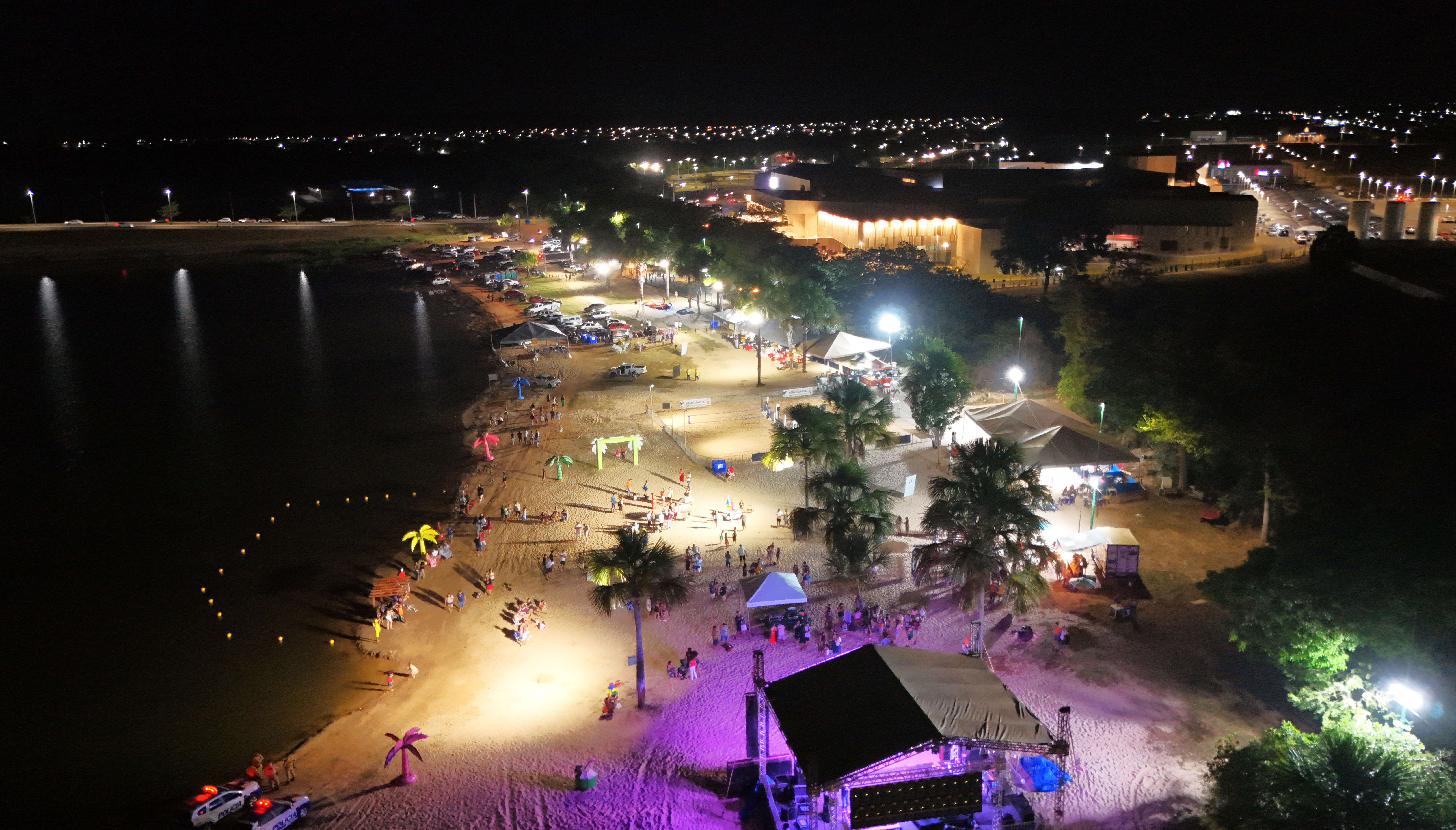 As finais de vôlei de praia e futevôlei foram realizadas nos últimos dias 28 e 29. Nesta quarta e quinta, o festival segue com programação musical