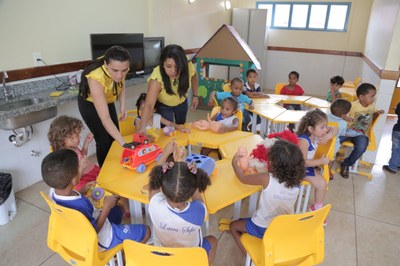 Prefeitura de Araguaína concede progressões salariais a 271 profissionais da Educação