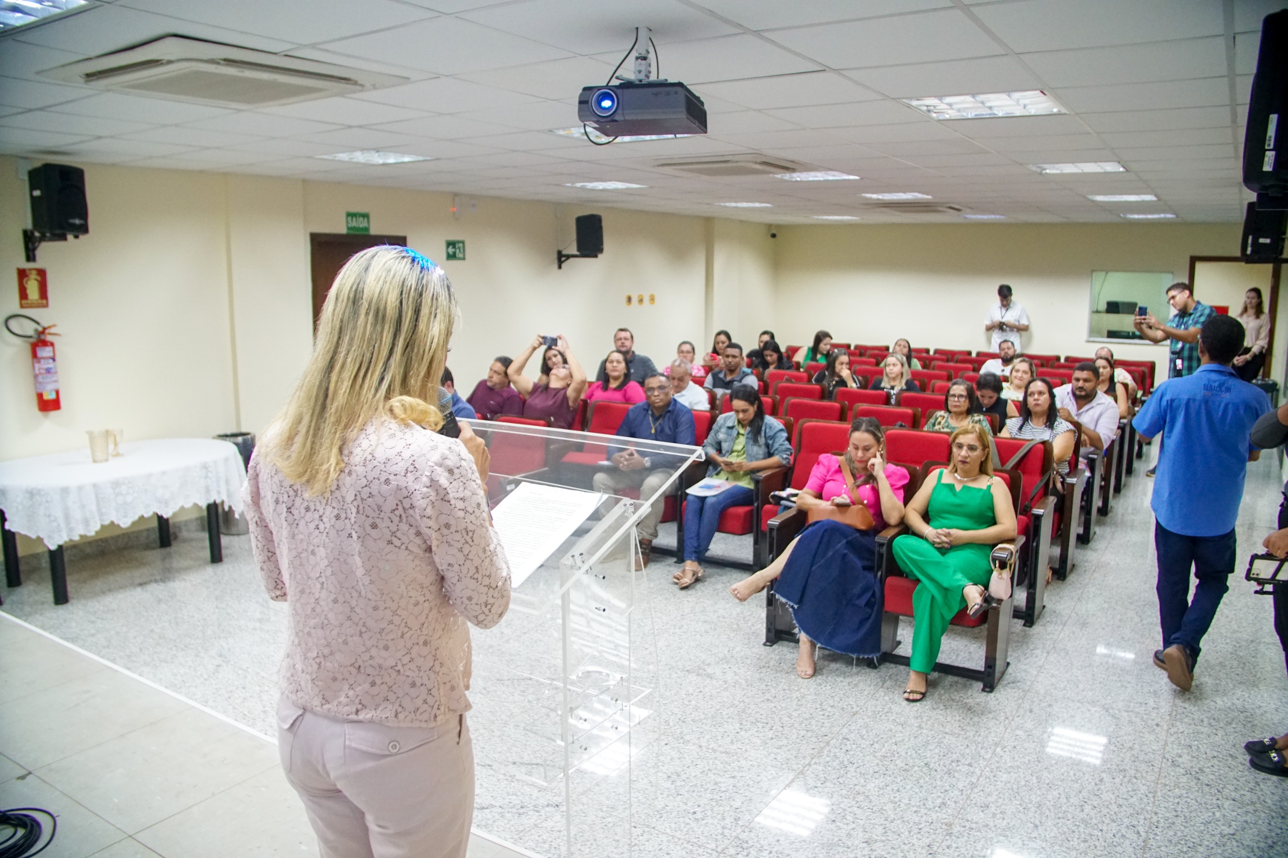 Além do Encontro Regional, o CEREST tem realizado ações educativas em obras de serralheria e construção civil desde o dia 9 deste mês