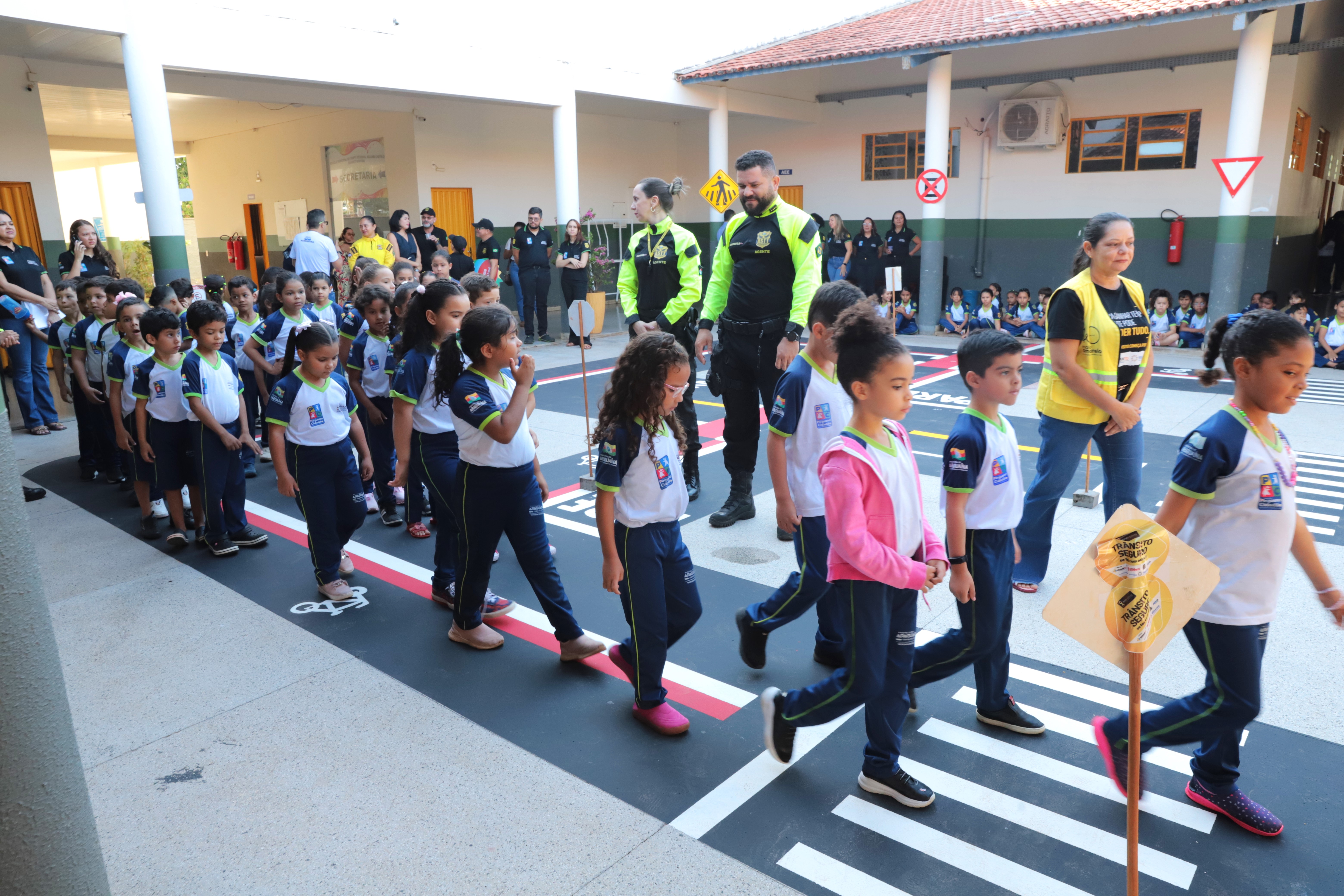 Além da Educação Infantil e Ensino Fundamental, a rede pública municipal conta com a Educação de Jovens e Adultos (EJA), com vagas abertas em seis escolas localizadas em diferentes regiões da cidade