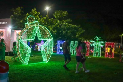 Vila de Natal terá shows musicais e sorteio de brinquedos nesta terça-feira
