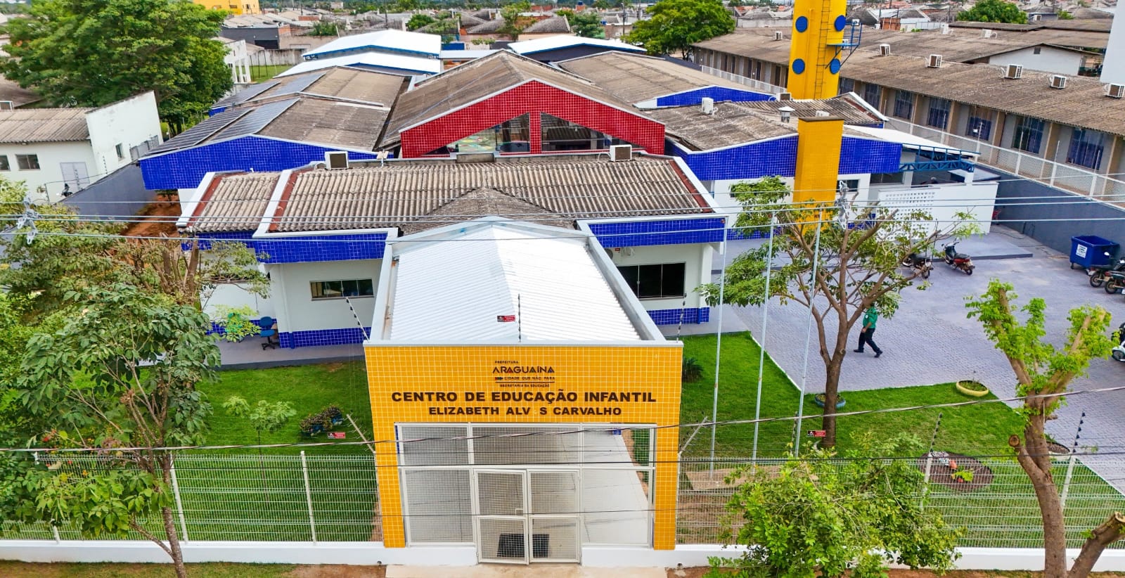 As obras incluíram a construção de um novo bloco com seis salas de aula, banheiros, playground, remodelação da cozinha e da área de alimentação, construção de depósito e muro, além da reforma e pintura geral de toda a estrutura.