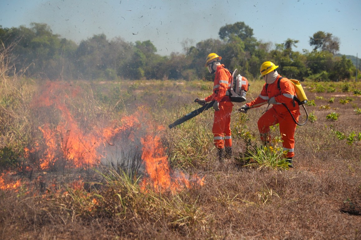 Brigadistas contratados pelo Município reforçam combate a incêndios durante período de estiagem