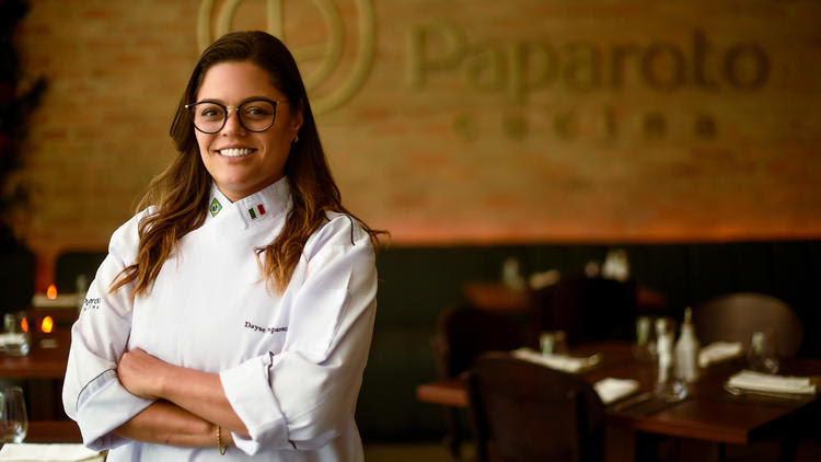 Dona do conceituado restaurante Paparoto Cucina, Dayse é reconhecida pela crítica, inclusive pela mais prestigiada premiação do meio, que é o Guia Michelin, no qual o restaurante figura por 3 edições consecutivas (2024, 2025 e 2026)