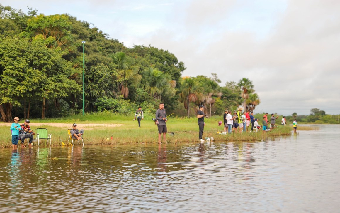 Pesca Lago Vivo reúne centenas de famílias no Lago Azul, em Araguaína