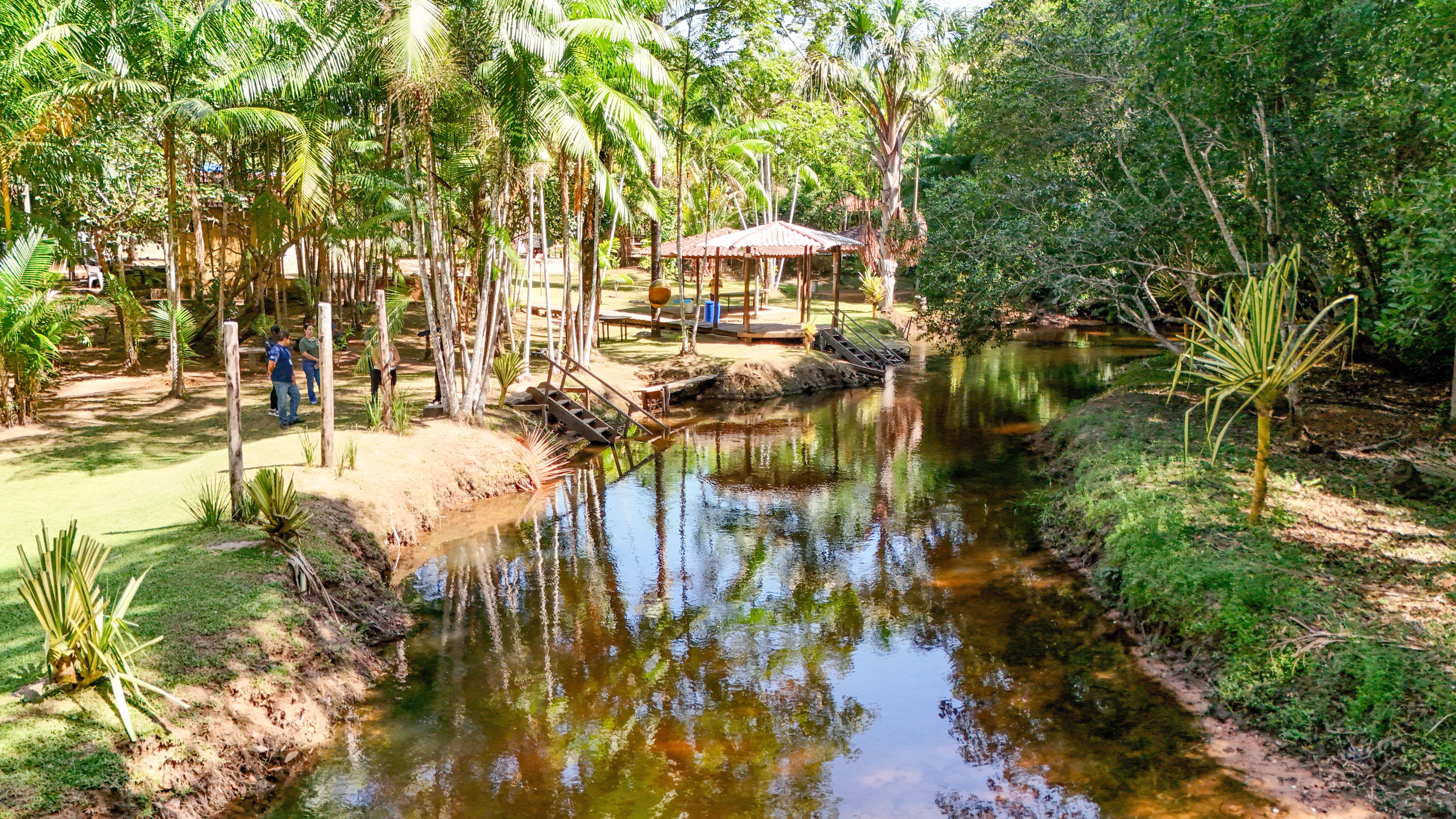Entre os locais visitados estão empreendimentos e atrativos ligados ao ecoturismo, como chácaras, balneários e outros espaços de interesse turístico, permitindo conhecer melhor a estrutura existente e as potencialidades que podem contribuir para o desenvolvimento do setor.