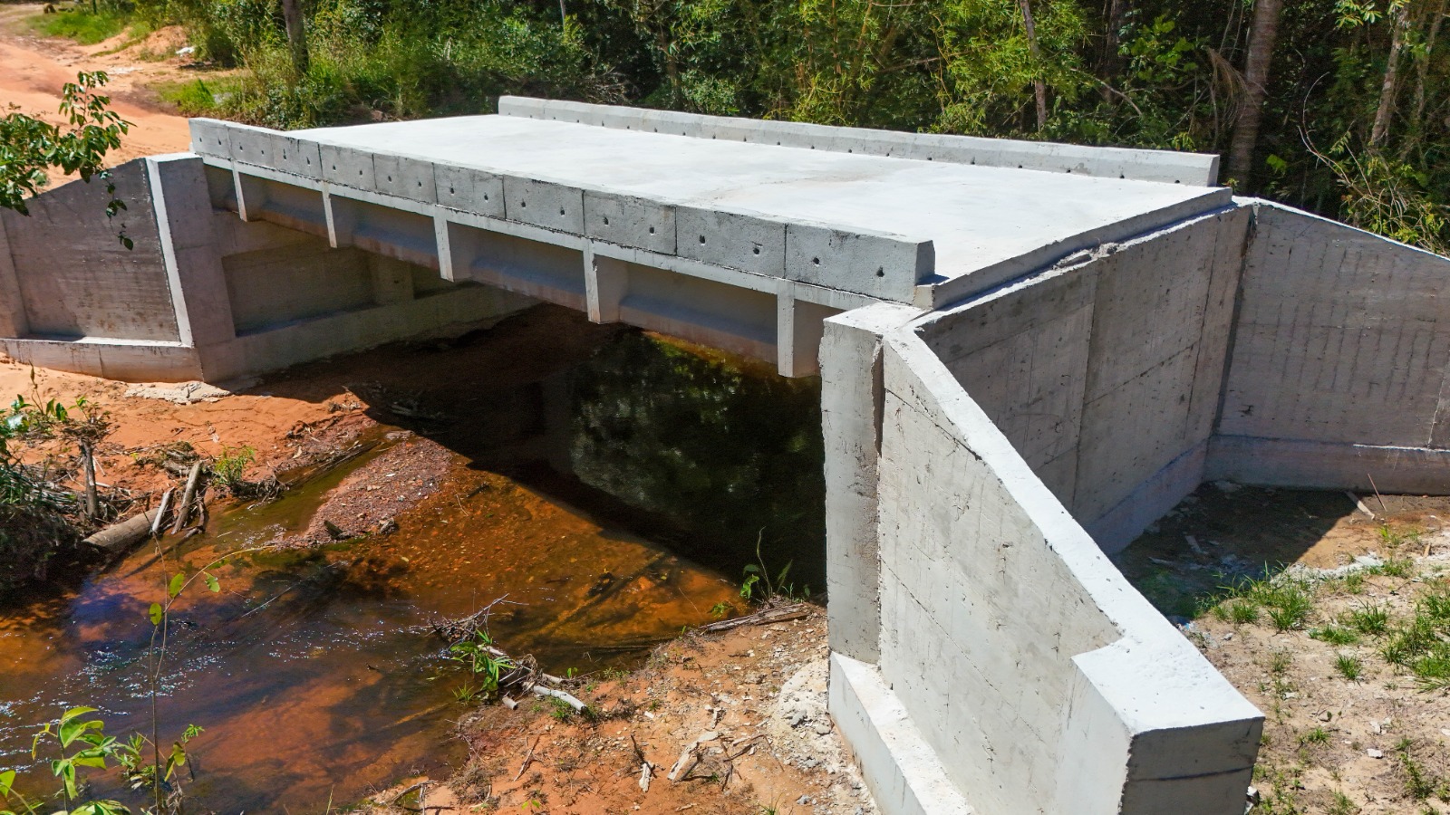 Atualmente, duas novas pontes estão em construção e outras duas obras estão em fase de licitação