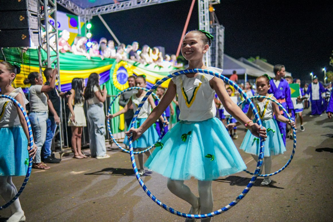 Via Lago se enche de cores e emoção em desfile que celebra a Independência do Brasil