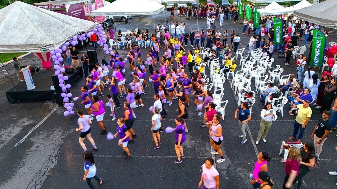 Durante todo o mês de março, a campanha contabilizou a realização de 700 exames Papanicolau e 300 mamografias, fortalecendo o rastreamento e a detecção precoce de possíveis alterações.