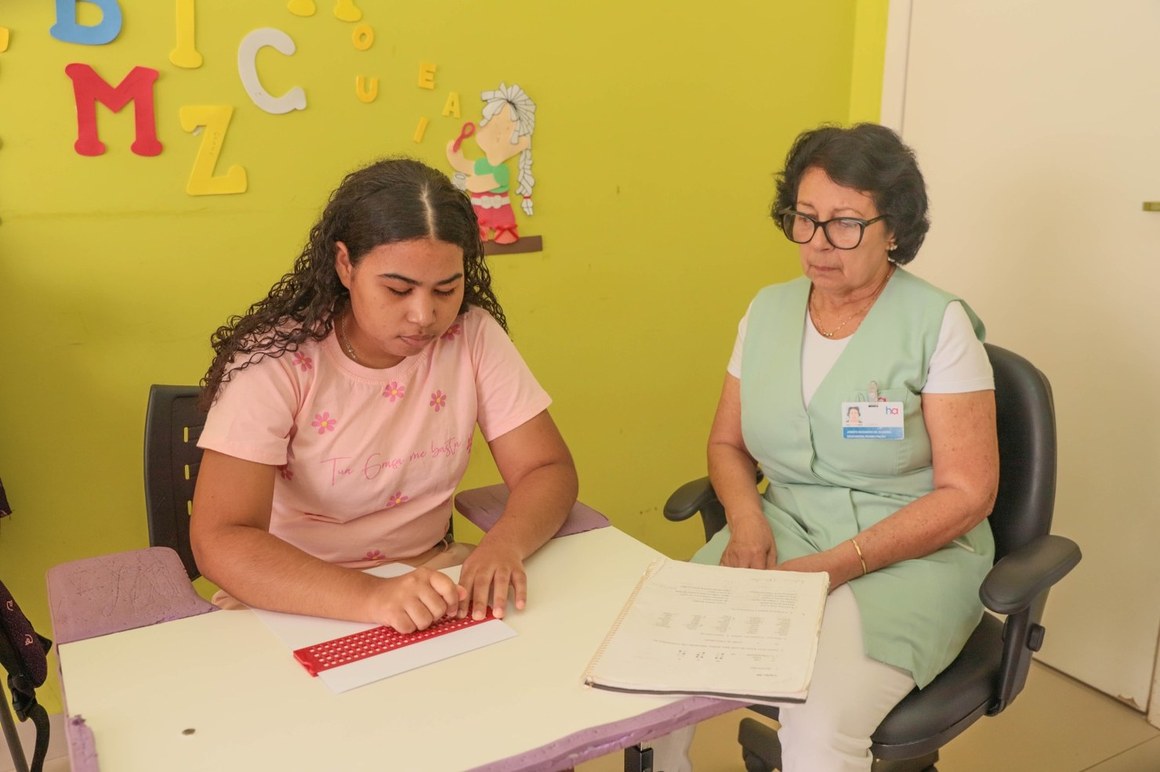 A  Reabilitação Visual é destinada a pessoas com baixa visão, cegueira ou outras condições oftalmológicas que resultem em limitações funcionais.