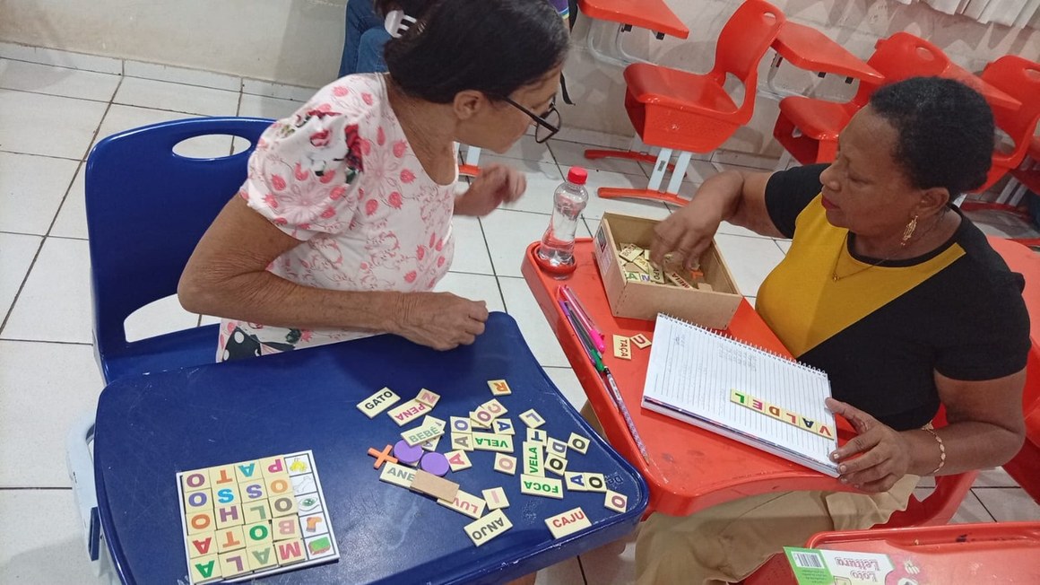 Matrículas para novos alunos da Educação de Jovens e Adultos na Rede Municipal de Araguaína seguem até 31 de agosto