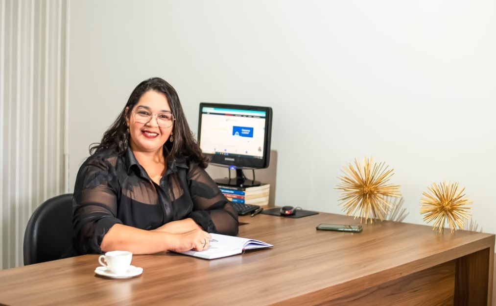 A contadora Thaís Bandeira vive diariamente os benefícios do prazo reduzido para a criação de novas empresas em Araguaína