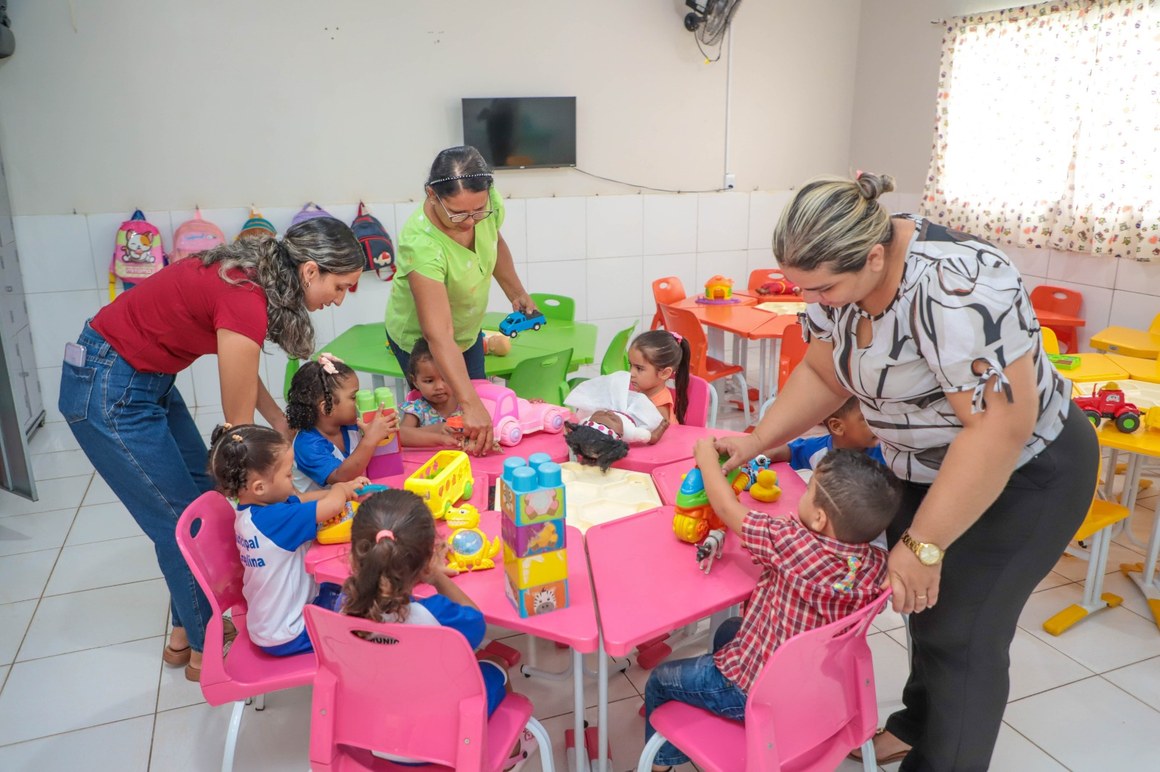 Prefeitura de Araguaína garante reajuste salarial para todos os servidores municipais e progressão aos professores