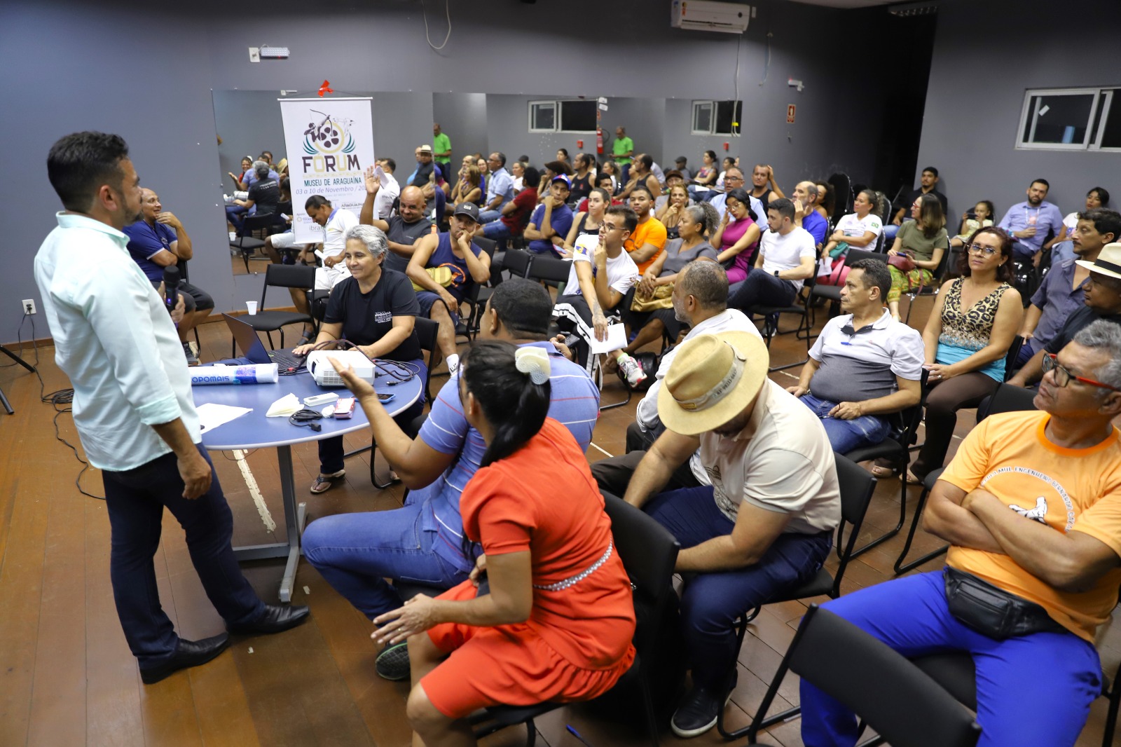 No encontro, os participantes deram sugestões e debateram a formulação de políticas públicas que vão impulsionar as atividades culturais em Araguaína