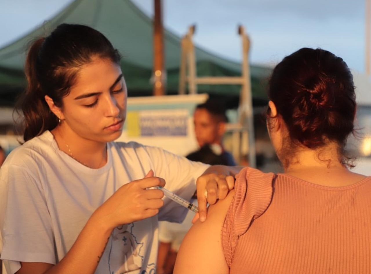 As vacinas contra a covid-19 estão disponíveis em todas as UBS de Araguaína para adolescentes e adultos e em oito unidade para bebês e crianças