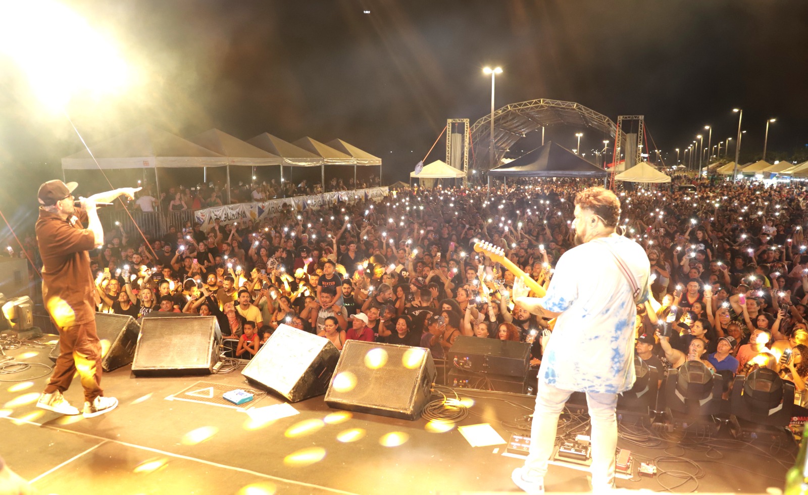 A primeira noite musical do aniversário de Araguaína mobilizou milhares de espectadores, visitantes e fãs do rock e das duas rodas para a Via Lago